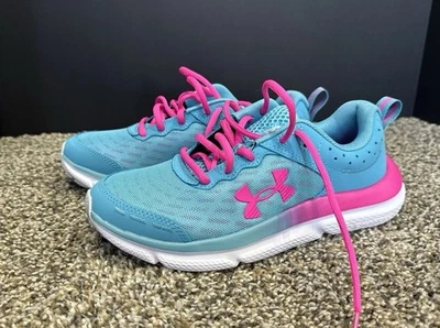 Zapatillas Under Armour para niña talla 5Y Foto 1 de 4