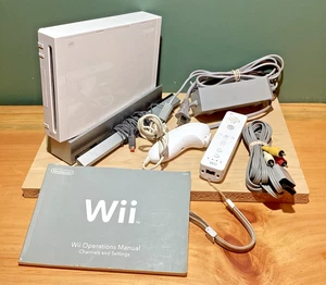 Paquete Completo Sistema NINTENDO WII Consola Reproduce Discos de Juego Wii y GameCube - Imagen 1 de 12