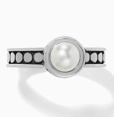 Anillo Brighton Punto Guijarro Perla Banda Delgada Talla 7 Nuevo con Etiquetas con Bolsa de Regalo de Tela Foto 1 de 4