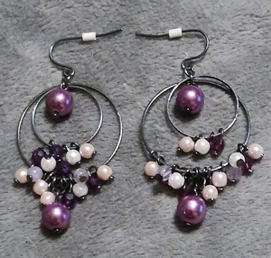 Vintage Regal lila weiß Perlen Kaskade Chandelier Creolen majestätischer Glam  - Bild 1 von 7