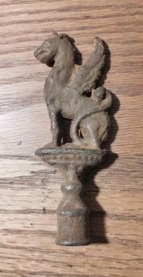 Acabado de lámpara antigua Griffin Dragon Beast de colección  Foto 1 de 3