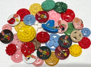 Vintage casein plastic quilting Button lot~cut outs, pierced, ruffles, bunny~#4 - Picture 1 of 9