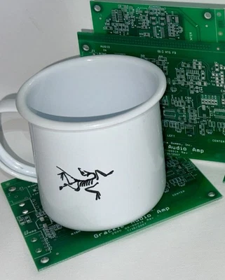 Taza de café blanca esmaltada Arc'teryx Foto 1 de 4