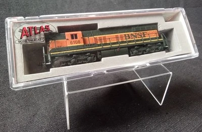 Atlas #53502 SD-9 Locomotive BN SF #6108 - Image 1 of 4