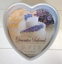 Wilton 8"x 2" Decorator Preferred Heart Mold Cake Pan 2105-601 Brand New Wedding