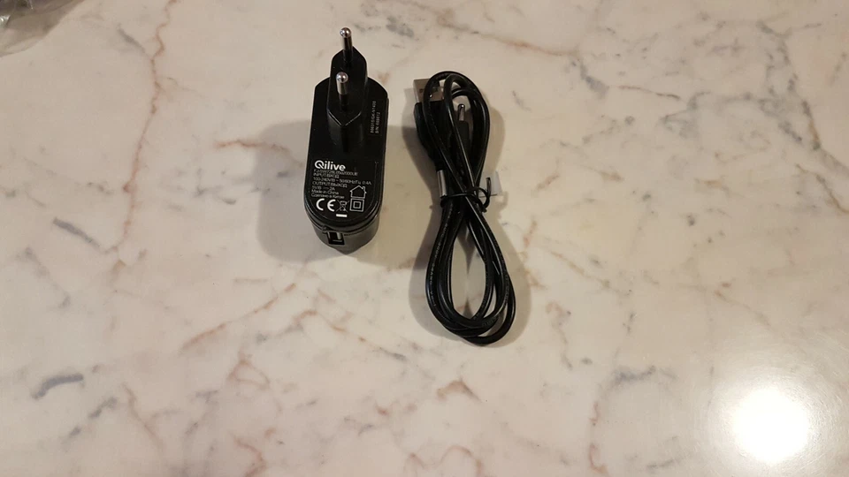 Alimentatore NTB QiLive FJ-SW728L0502000UE 5V. anche per ntb ARCHOS e MEDIACOM - Immagine 1 di 1