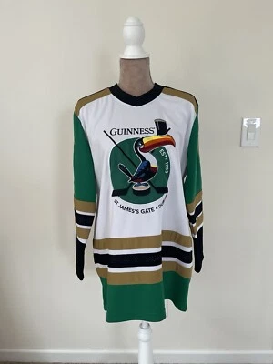 Camiseta de hockey Guinness RARA NUEVA CON ETIQUETAS comprada en la fábrica Guinness en Irlanda talla pequeña Foto 1 de 4