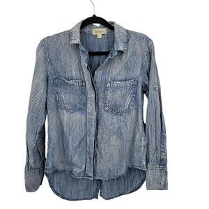 Top Anthropologie Tela y Piedra Cambray Denim Manga Botón Pestaña XS Lavado a Piedra - Imagen 1 de 14