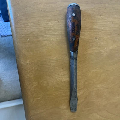 Vintage IRWIN SCREWDRIVER WOOD Grip Square Shank WW2? Jeep? Logo On Handle - Image 1 of 4