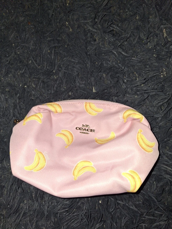 Coach NUEVO Bolso de Cosméticos Cuadrado de Nylon Estampado de Plátano Rosa Nuevo Foto 1 de 4
