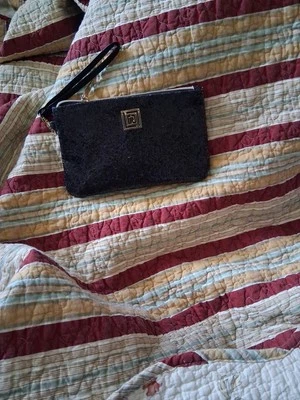 Muñequera de carga Liz Clairborne Foto 1 de 3