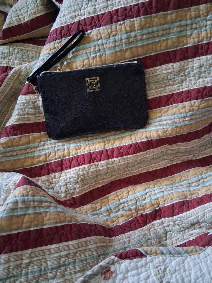 Muñequera de carga Liz Clairborne Foto 1 de 3