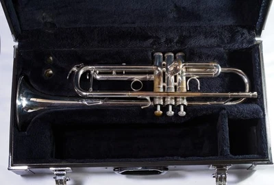 Vintage Yamaha YTR-4325GS Trumpet  owned in Japan w/ Case mouthpiece 1990s - Image 1 of 4