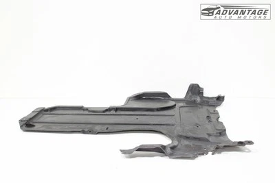 2015-2018 MERCEDES-BENZ C300 W205 TRASEIRO SOB MOTOR PROTETOR CONTRA RESPINGOS ESCUDO FABRICANTE DE EQUIPAMENTO ORIGINAL - Imagem 1 de 4