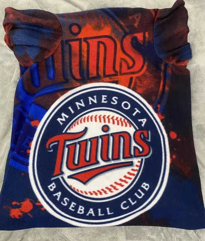 MLB Minnesota Twins Fleece Snuggle With Sleeves Cover