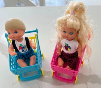 Mattel - Barbie - 1995 - Profesor - 2 Estudiantes - Niño y Niña Estudiantes - 4.5" Alto Foto 1 de 4