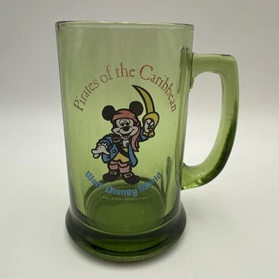 Taza de cristal verde Mickey vintage de Walt Disney World Piratas del Caribe Stein Foto 1 de 4