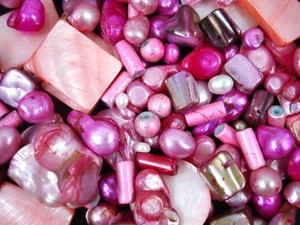 Glass/Shell/Mother of Pearl/Freshwater Pearls Bead 250g Pink Tones Mix - Picture 1 of 2