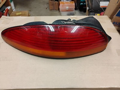 Luz trasera lateral izquierda conductor Chrysler Concorde LHS 1998-2004 OEM 98-04 Foto 1 de 4