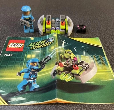 7049 LEGO Alien Striker – EX COND 2011 - Image 1 of 4