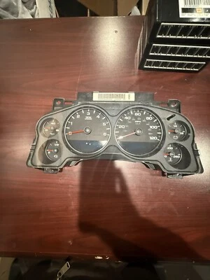 Спидометр GMC SIERRA 1500 2009-13 б/у от оригинального производителя 65 000 миль 25933375 - Изображение 1 из 4