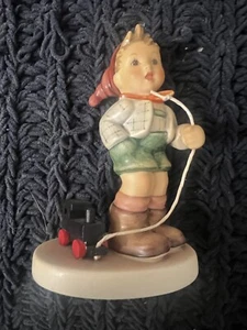 VINTAGE Goebel M.J Hummel Figurine #2018 - TOYLAND EXPRESS - Picture 1 of 3