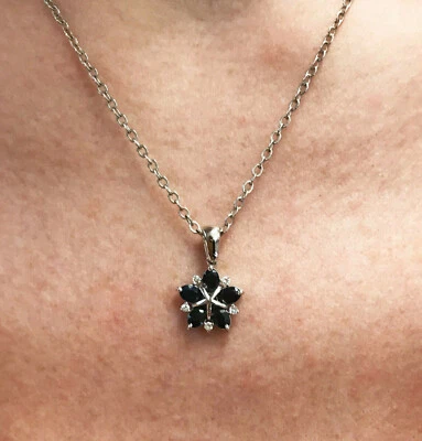 1.7 克拉天然蓝色蓝宝石和钻石纯 14k 白金星星吊坠 0.79 — 第 1/4 张图片