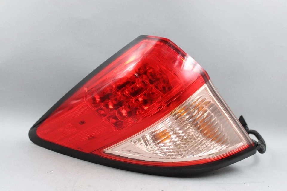 Luz trasera izquierda montada en cuarto para Honda HR-V 2016-2018 OEM #38554 Foto 1 de 4