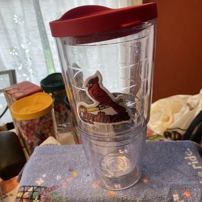 Tumblr Tervis St. Louis Cardinals 24 onças - Imagem 1 de 4