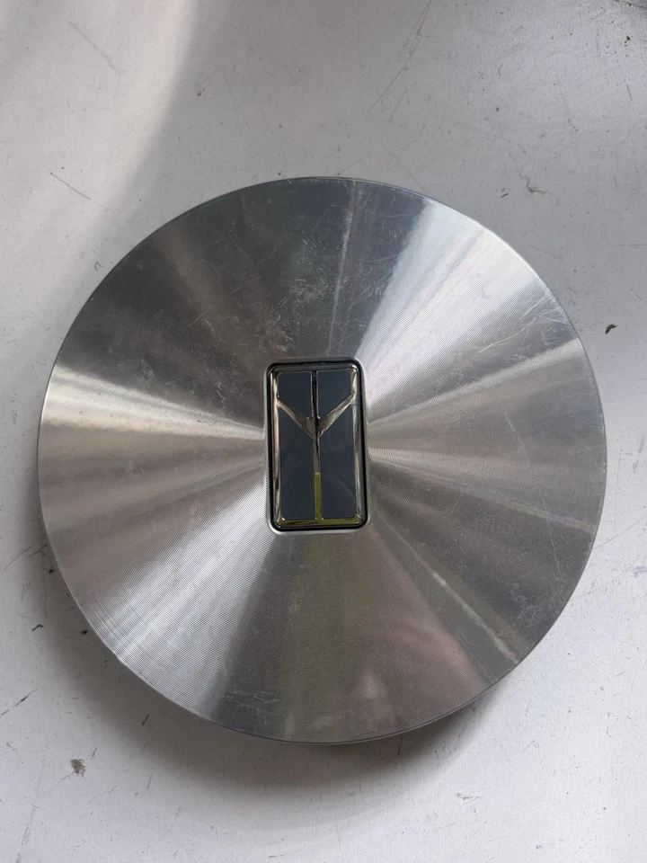 Tapacubos central de rueda Oldsmobile 88 98 1994-1999 OEM 9592787 Foto 1 de 2