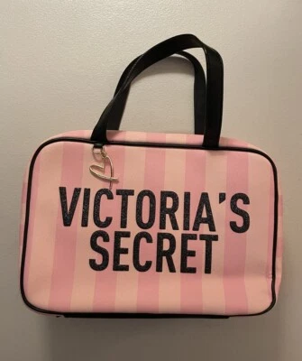 Victoria's Secret Lim. Bolsa de cosméticos de viaje colgante a rayas rosa Jetsetter edición Foto 1 de 4