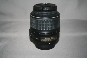 Lente Nikon DX AF-S VR 18-55 mm f/3,5-5,6 G - Imagen 1 de 3