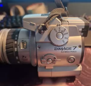 Minolta Dimage 7, Optical Zoom Digital Camera Working - Picture 1 of 4