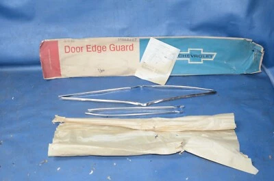 Juego de protectores de borde de puerta de 4 puertas Chevy II 1966-1967 OEM GM 946467 Chevrolet Nova Trim NOS 1966-1967 Foto 1 de 4