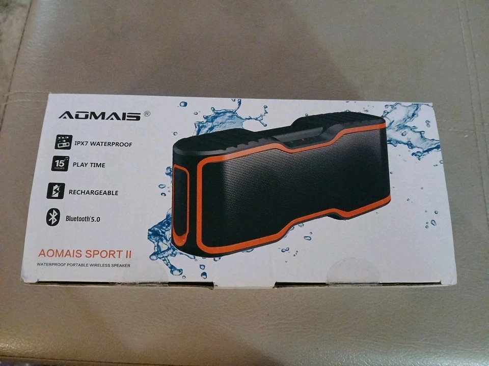 Altavoz portátil inalámbrico Bluetooth AOMAIS Sport II impermeable graves ricos nuevo Foto 1 de 4