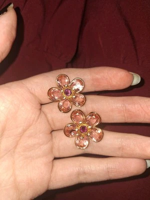 Swarovski Idyllia Stud Earrings Flower, Pink, Gold-Tone Plated 5656635 - Image 1 of 4