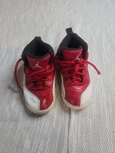 Nike air Jordan 12 Retro red gym Shoes 9C Kids 850000-600 - Picture 1 of 5