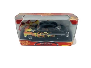 MOTOR MAX 1949 MERCURY AMERICANO GRAFFITI NEGRO CON LLAMAS 1/24 DIECAST - Imagen 1 de 8