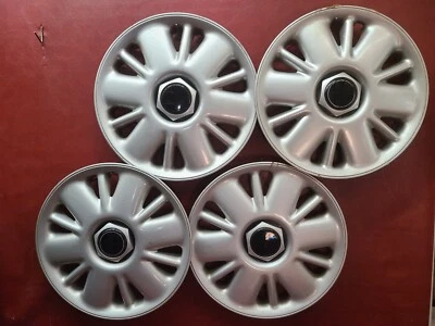 Plymouth Grand Voyager 1996 1997 15" tapacubos cubierta de rueda 4684264 513 juego de cuatro Foto 1 de 4