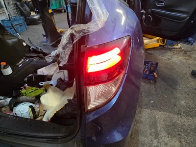 Honda HR-V I-VTEC EX RU 2017 1,5 gasolina CVT MK2 luz exterior trasera derecha ref11463 Foto 1 de 4