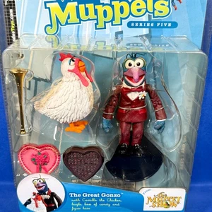 Muppet Show IL GRANDE GONZO Action Figure PALISADES Serie 5 CAMILLA POLLO Tux - Foto 1 di 11