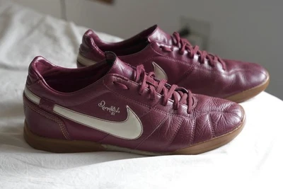 Nike R10 Ronaldinho Indoor Red 9.5 - Image 1 of 4