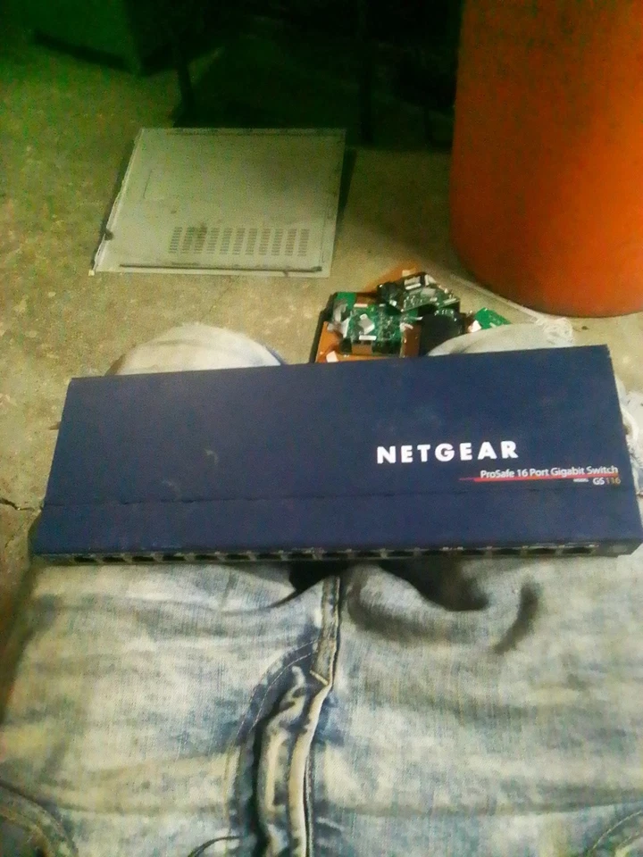 Conmutador externo de 16 puertos NETGEAR ProSafe (GS116) Foto 1 de 4