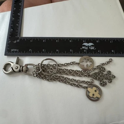 银色小饰品钥匙扣,手提包小饰品带 Fleur de Lis 口音 — 第 1/4 张图片