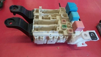 Caixa de fusíveis caixa de relé mercado do Canadá compatível com 09-14 MATRIX 1026318 - Imagem 1 de 4