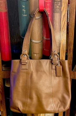 Vtg Y2K Coach Soho Vacketta Leather Large Tote Handbag Purse Satchel, Great Bag! - Image 1 of 4
