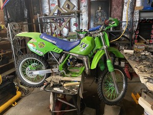 Yerbay Bremsbeläge Hinten für Kawasaki KX 125 1989-1994// KDX 125 1990-1994// KDX 200 1989-1999// KDX 220 R 1997-2006 KX 500 89-95