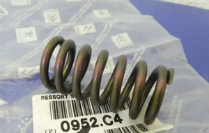 8X PEUGEOT 5008 Intake Valve Spring 0952C4 New Genuine - Picture 1 of 1