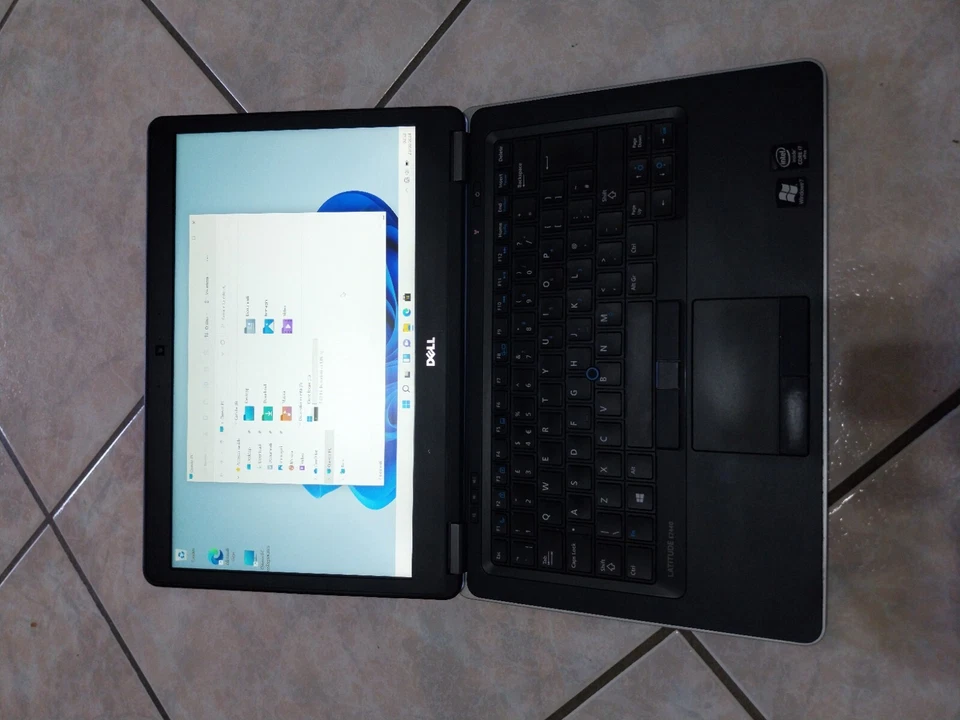 Dell Latitude E7440 I7 8 Gb Memoria Ssd 256 Msata E Hdd 500 Gb Windows 11 - Immagine 1 di 4