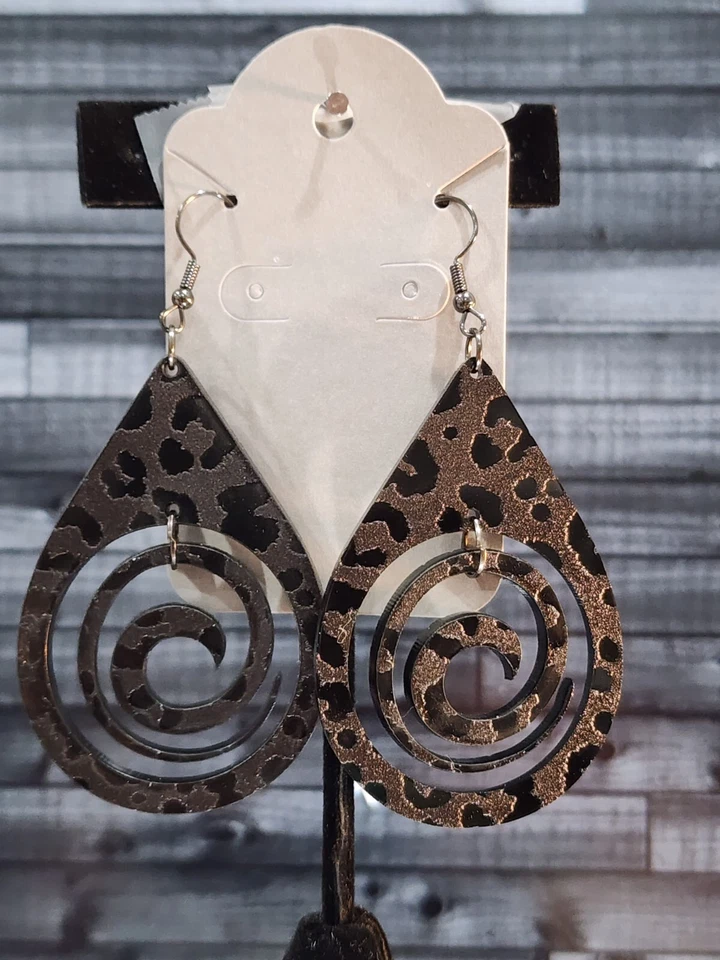 Pendientes Acrílico Negro Estampado Animal - Caseros y Ligeros Foto 1 de 1